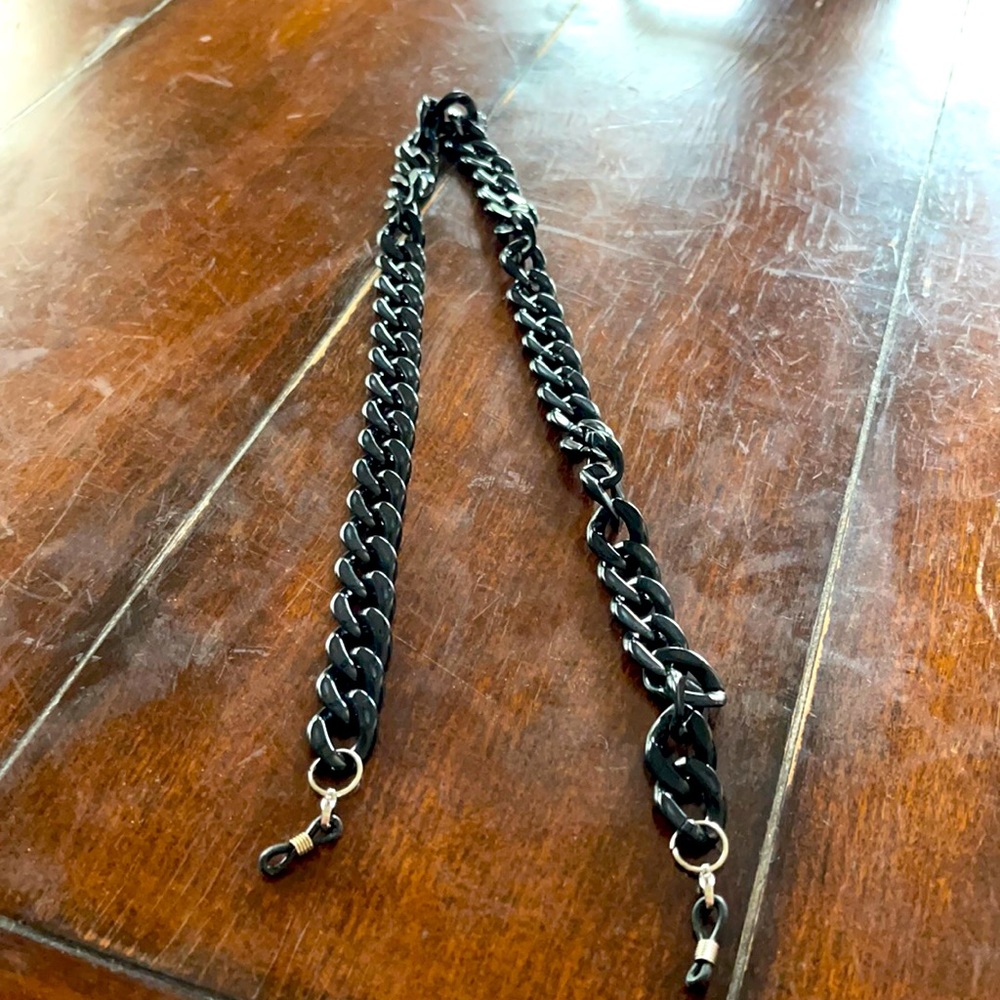 Black mask chain